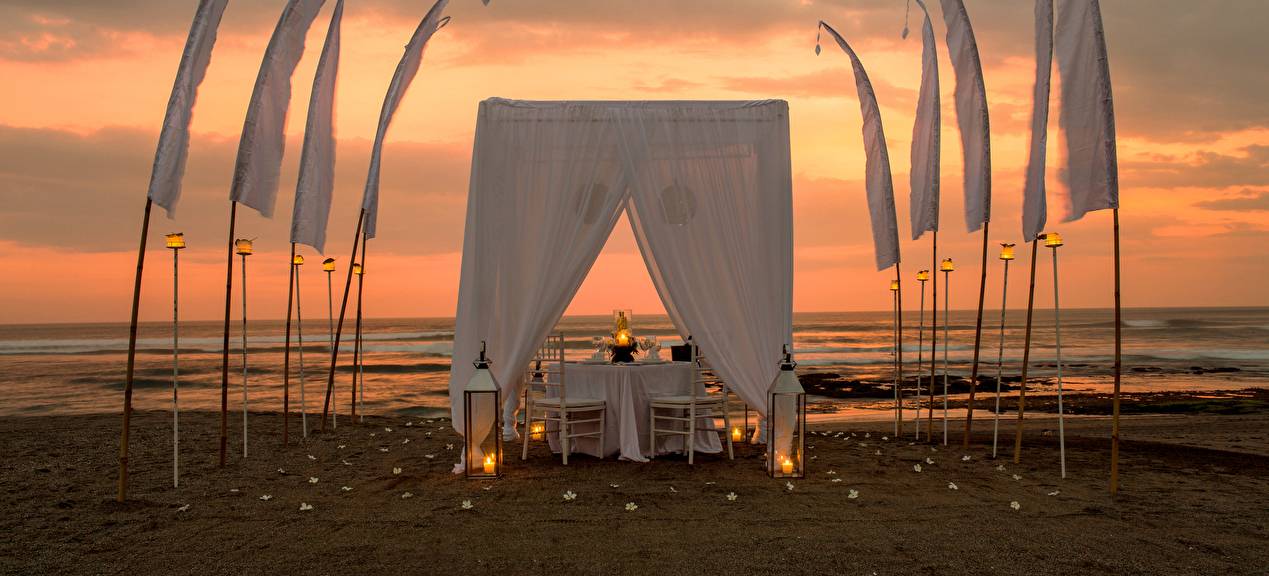 Ametis Villa boutique hôtel de luxe Indonésie dîner au chandelle mariage soirée
